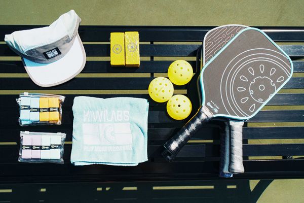 Nhập dụng cụ chơi pickleball Trung Quốc về Việt Nam