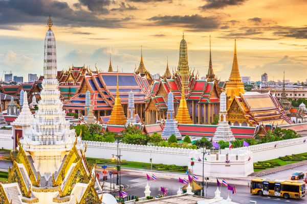So sánh nhập hàng Trung Quốc và hàng Thái
